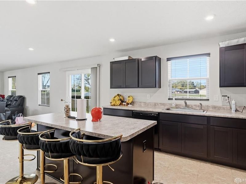 166 Chesapeake Circle, Springfield, OH 45505 Photo 7