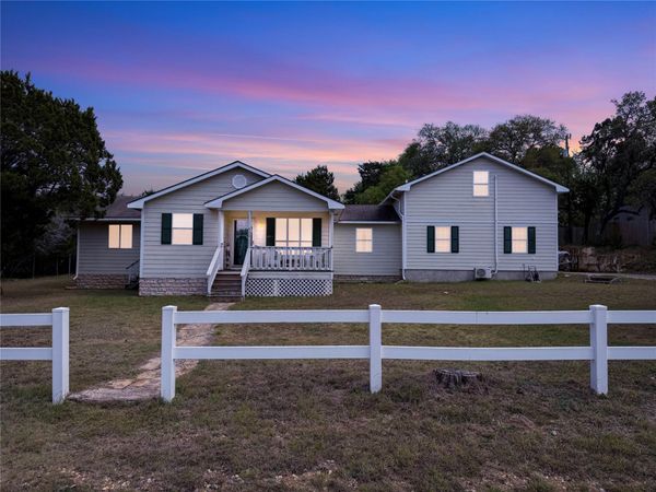 462 Flatrock DR, Canyon Lake, TX 78133