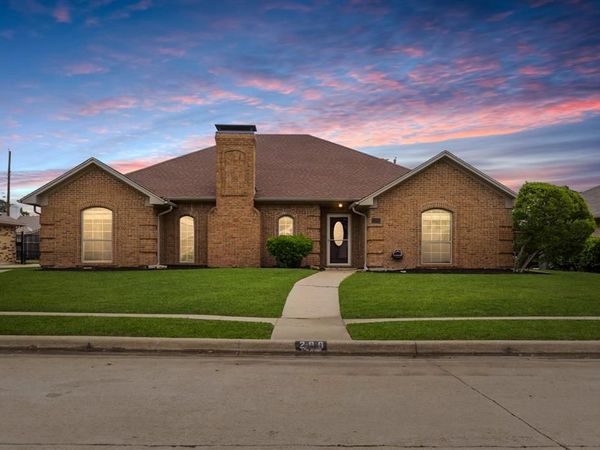 200 Sunny Crest Drive, Murphy, TX 75094