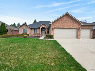 20196 Huron Drive, Clinton Twp, MI 48038