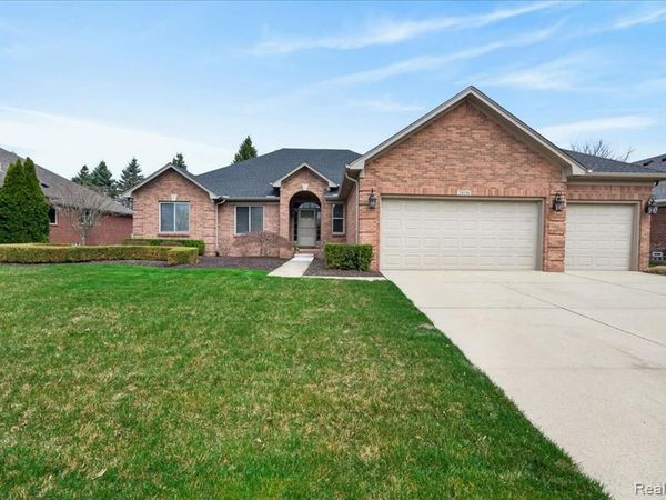 20196 Huron Drive, Clinton Twp, MI 48038