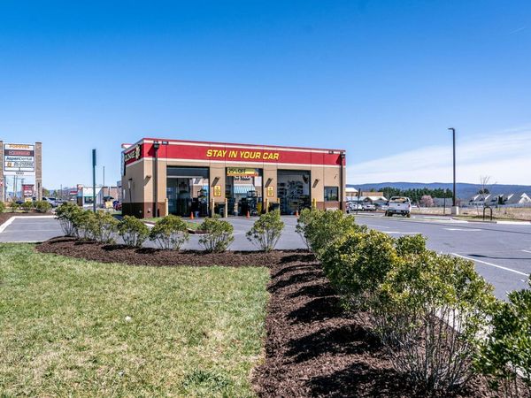 2000 ROSSER AVE, WAYNESBORO, VA 22980