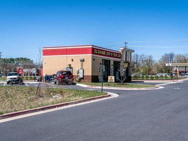 2000 ROSSER AVE, WAYNESBORO, VA 22980