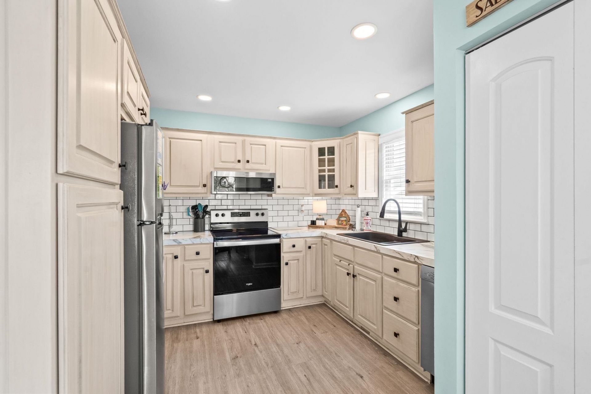 6001 - 5122 S Kings Hwy. Photo 16