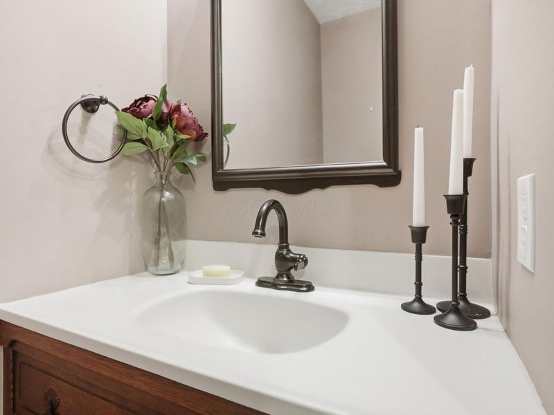 5294 Saddlebrook Drive, Columbus, OH 43221 Photo 17