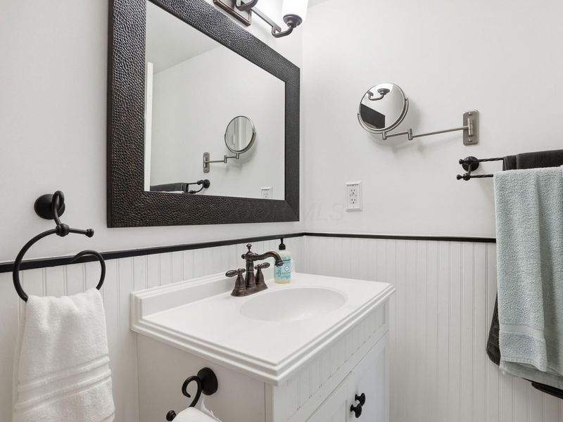 5294 Saddlebrook Drive, Columbus, OH 43221 Photo 33