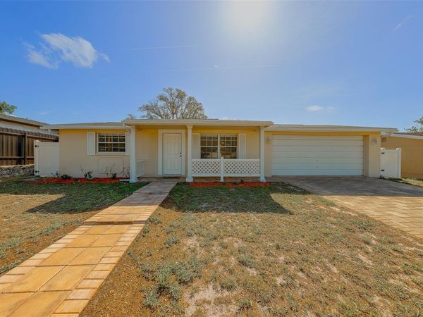 9830 RAINBOW LANE , PORT RICHEY, FL 34668