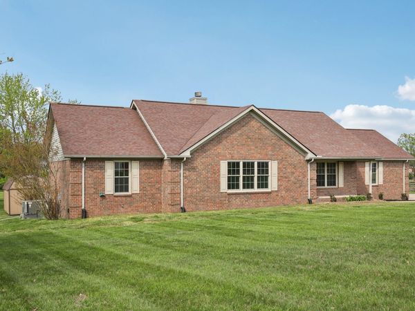 1698 Porter Rd , Burns, TN 37029