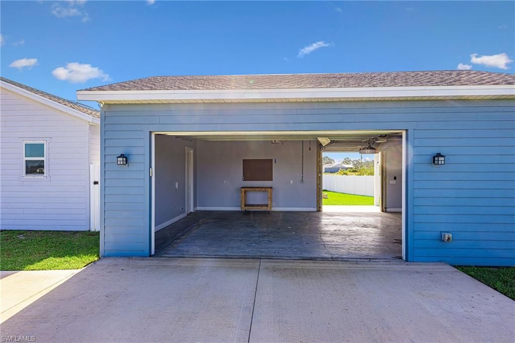 9022 Bamboo Cir , Labelle, FL 33935 Photo