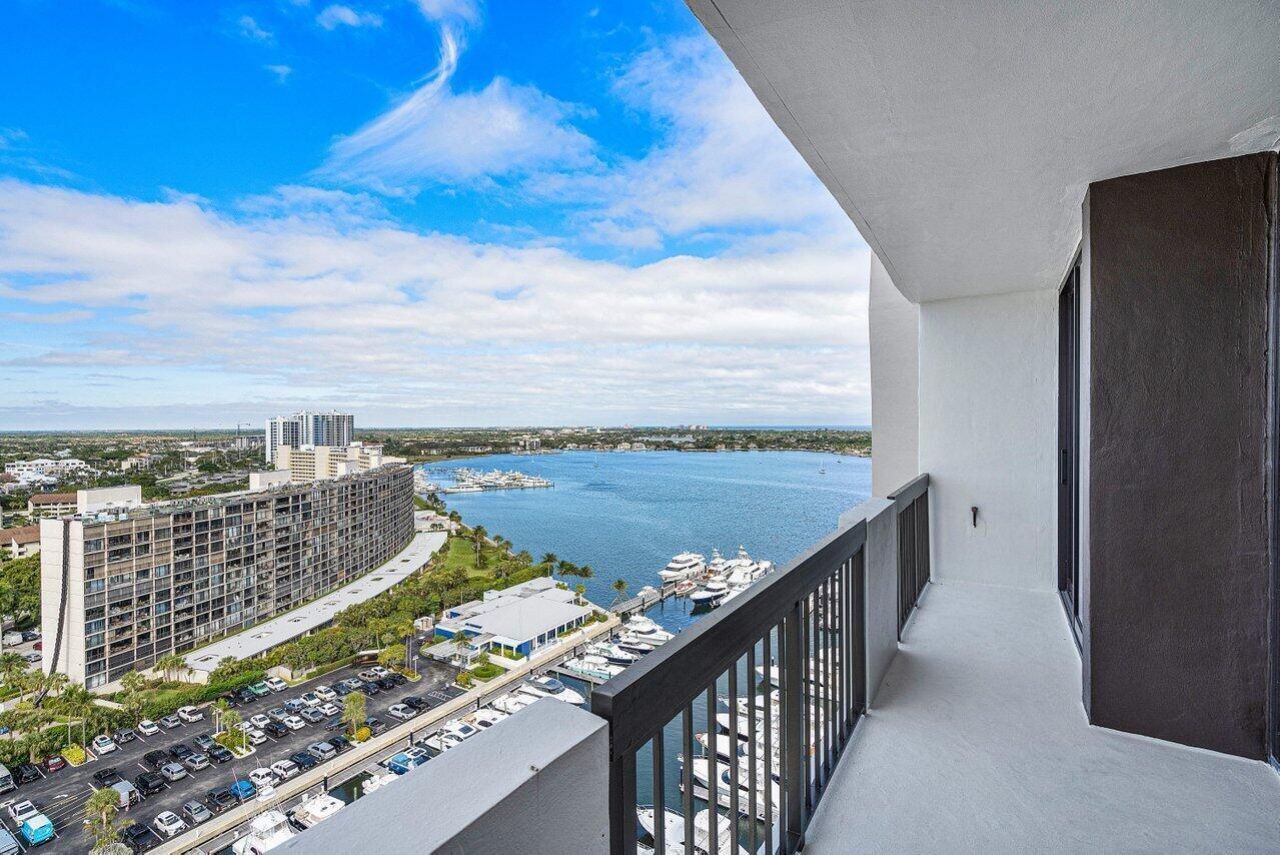 108 Lakeshore Drive, Unit 38-ph, North Palm Beach, FL 33408 Photo