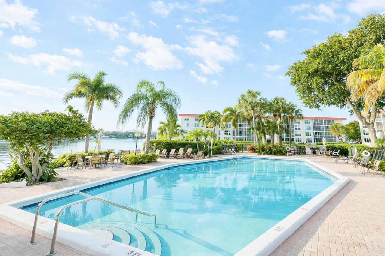 3180 NE 48th Court, Unit 215, Lighthouse Point, FL 33064 Photo