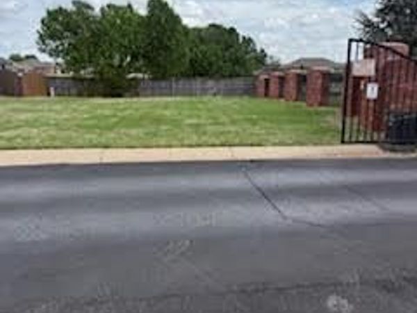 3912 New London Avenue, Moore, OK 73160