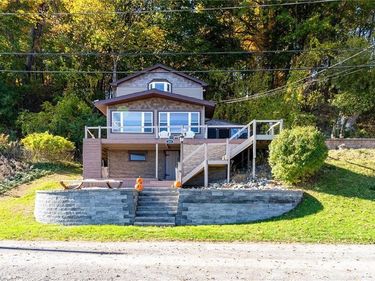 266 Bay Front Ln S, Rochester, NY 14609