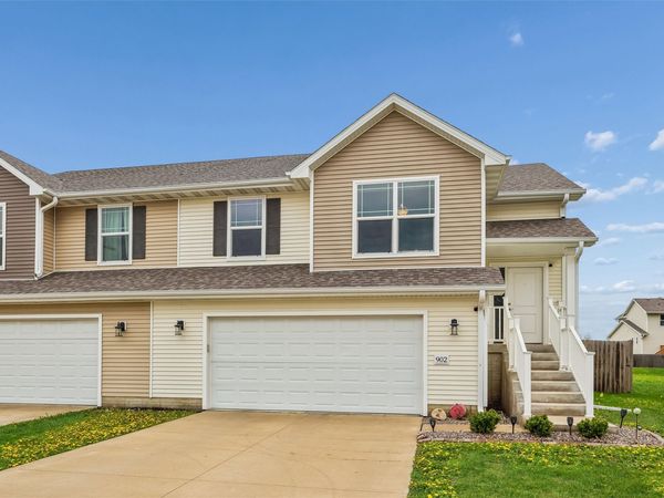 902 E Iowa Avenue, Indianola, IA 50125