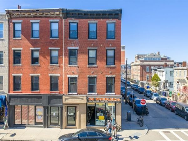 28 Chelsea St, Boston, MA 02128