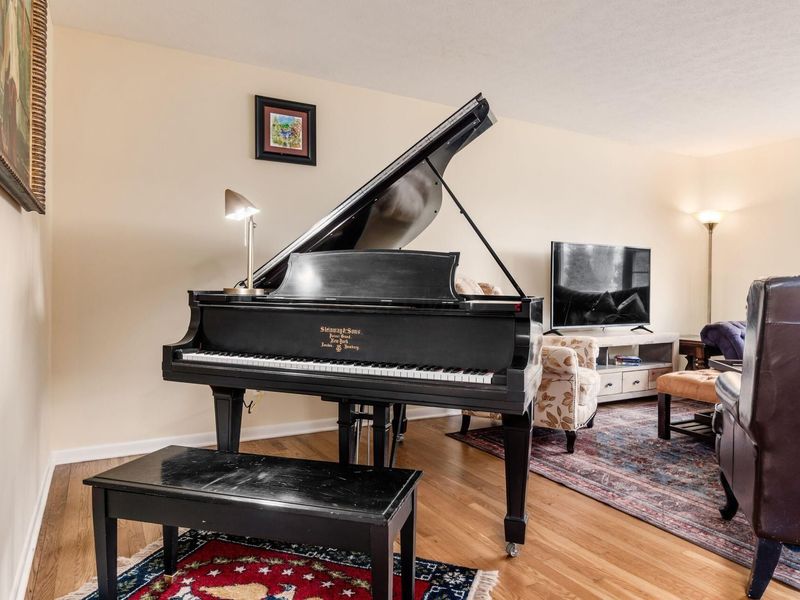 1290 S Sunbury Road, Westerville, OH 43081 Photo 10