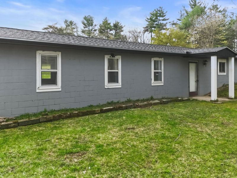 1727 1/2 St Rt 60, Ashland, OH 44805 Photo 2