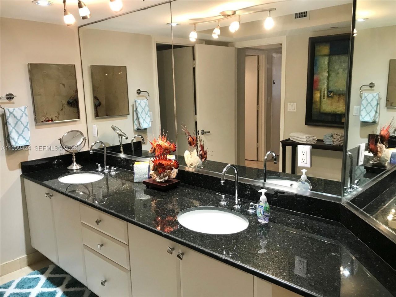 6917 Collins Ave, Unit 1002, Miami Beach, FL 33141 Photo
