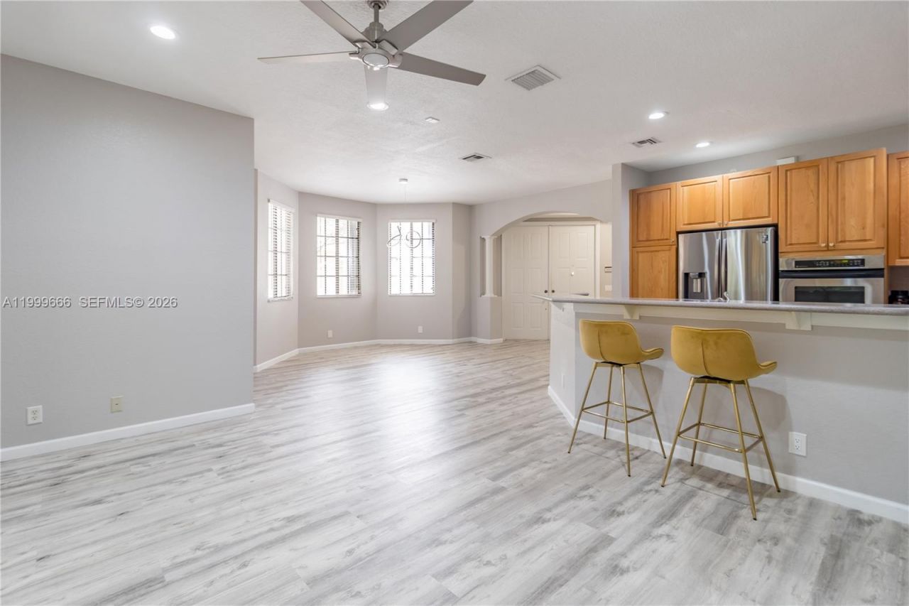 1611 Passion Vine Cir, Unit 12-2, Weston, FL 33326 Photo