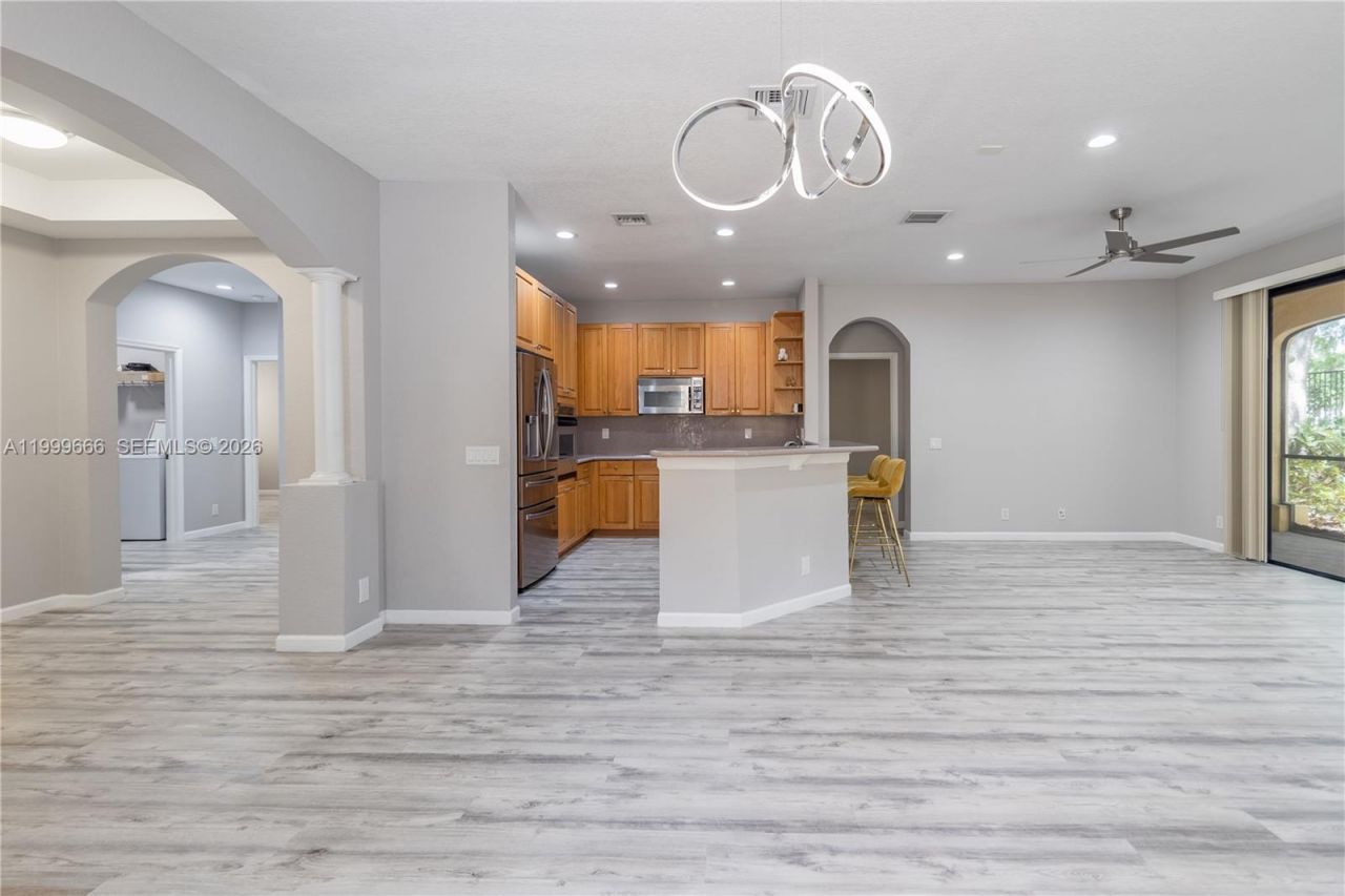 1611 Passion Vine Cir, Unit 12-2, Weston, FL 33326 Photo