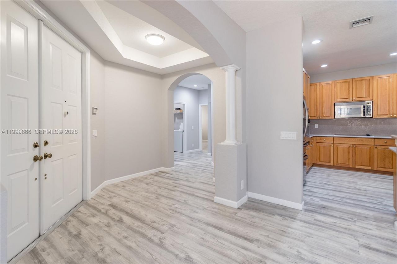 1611 Passion Vine Cir, Unit 12-2, Weston, FL 33326 Photo