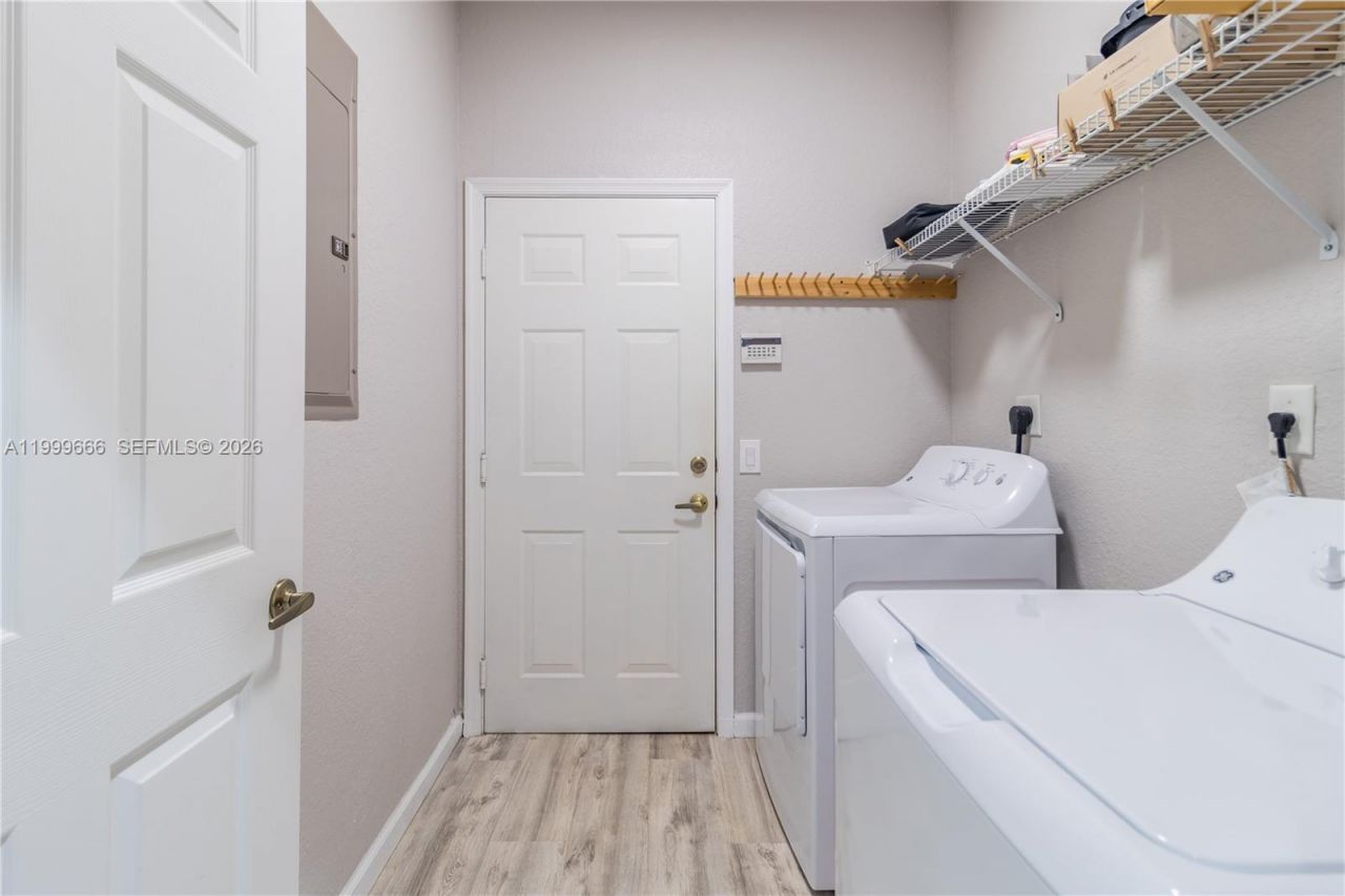 1611 Passion Vine Cir, Unit 12-2, Weston, FL 33326 Photo