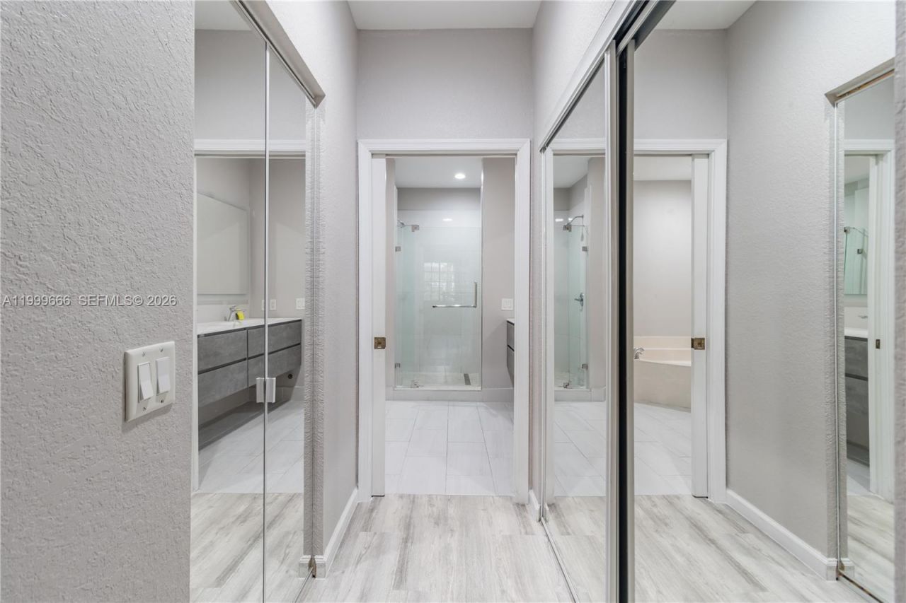 1611 Passion Vine Cir, Unit 12-2, Weston, FL 33326 Photo