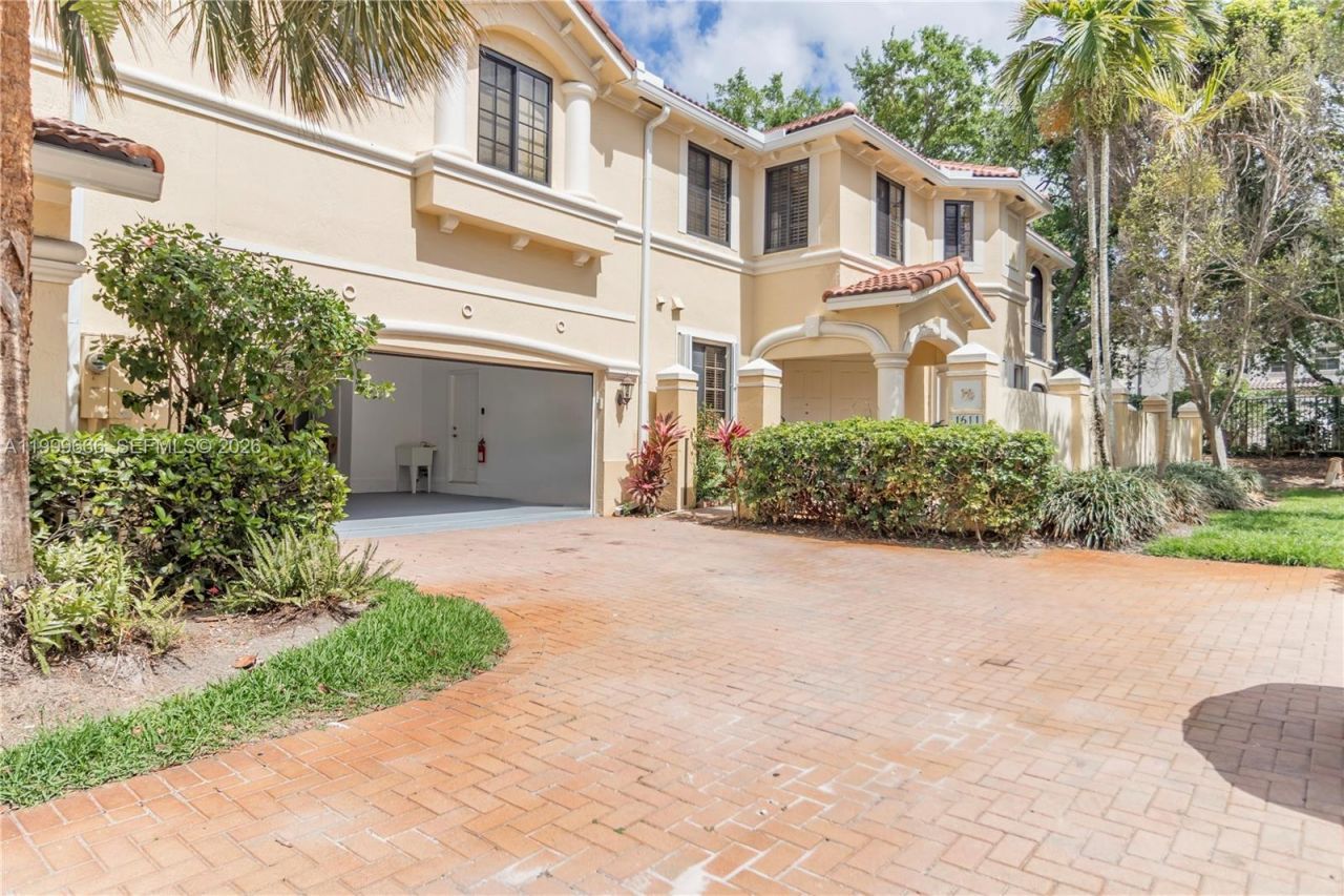 1611 Passion Vine Cir, Unit 12-2, Weston, FL 33326 Photo