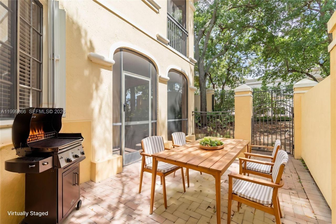 1611 Passion Vine Cir, Unit 12-2, Weston, FL 33326 Photo