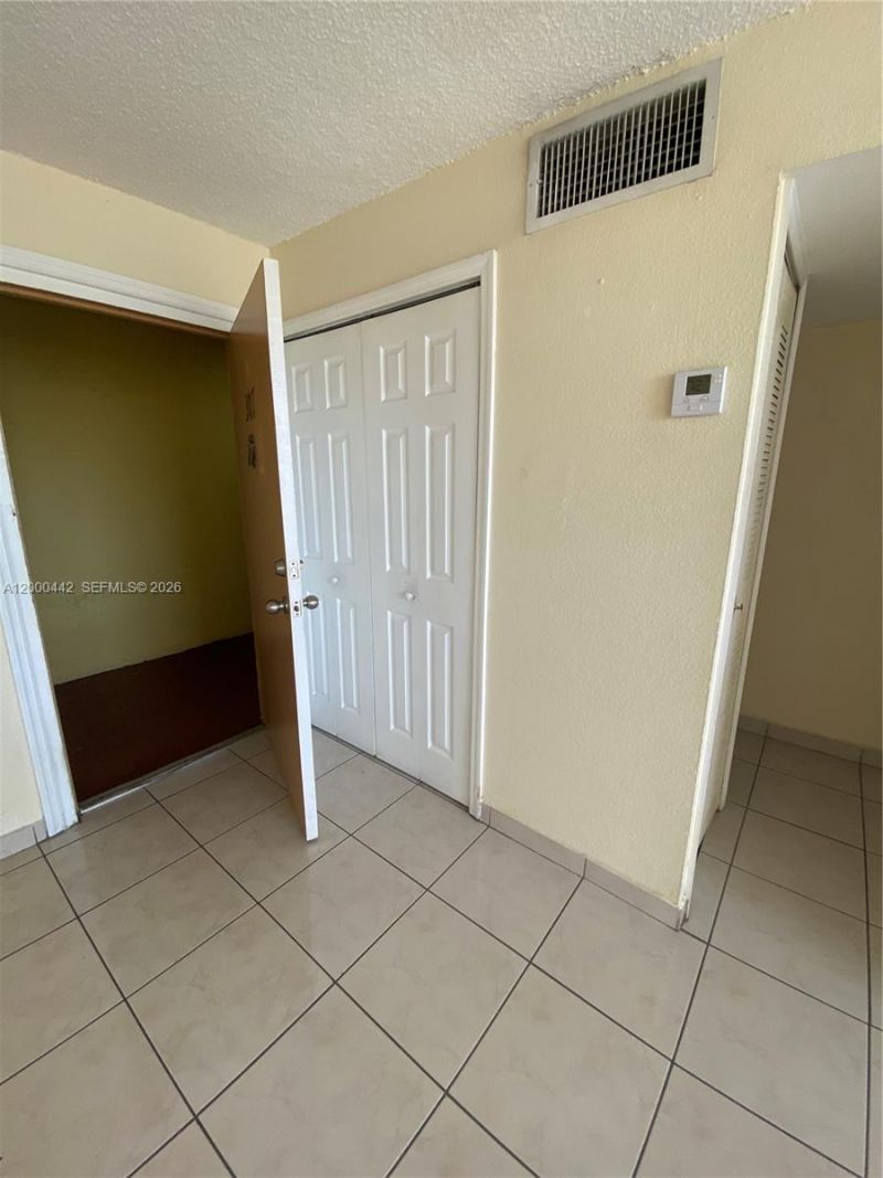 606 W 81st St, Unit 307, Hialeah, FL 33014 Photo