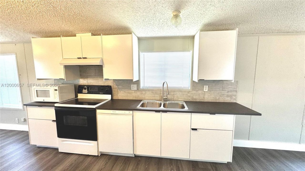 220 NE 12th Ave, Unit 114, Homestead, FL 33030 Photo