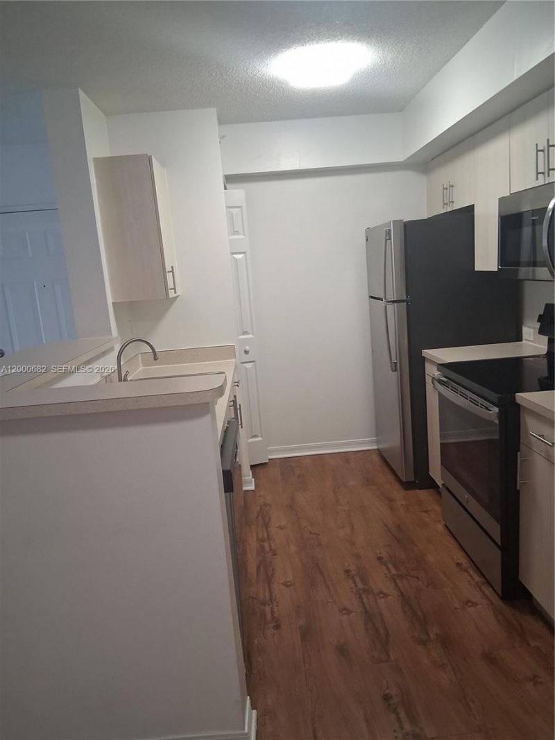 620 SW 111th Ave, Unit 203, Pembroke Pines, FL 33025 Photo