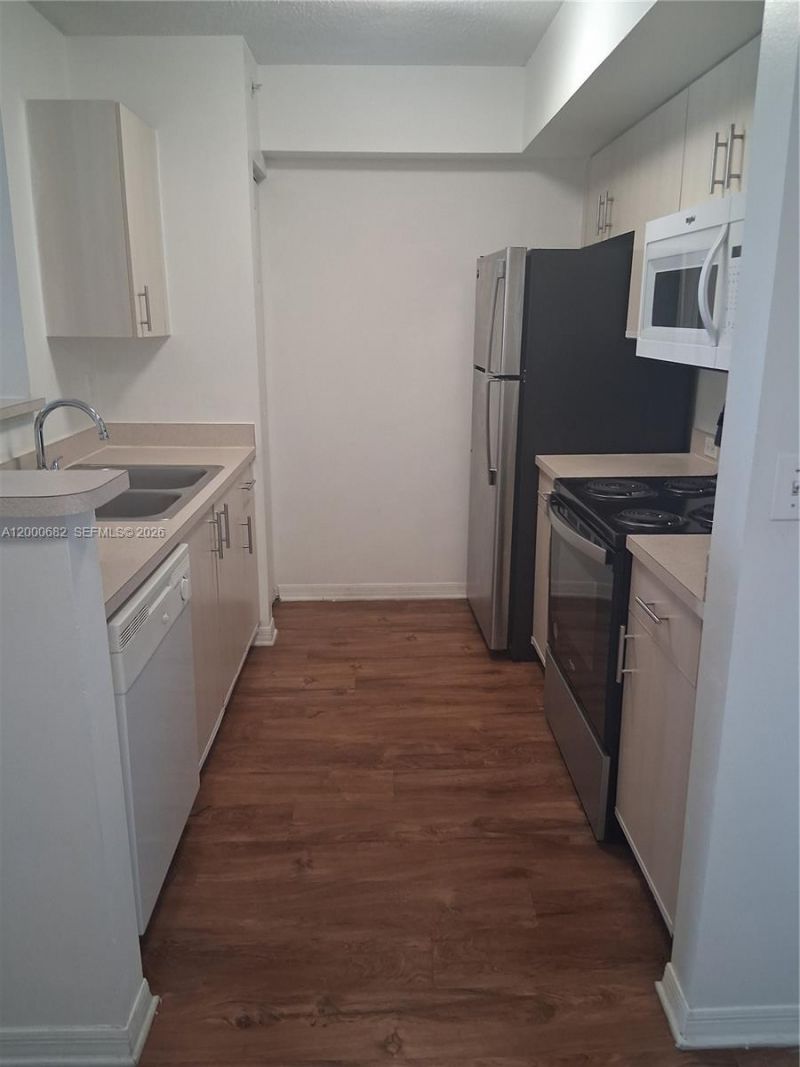 620 SW 111th Ave, Unit 203, Pembroke Pines, FL 33025 Photo