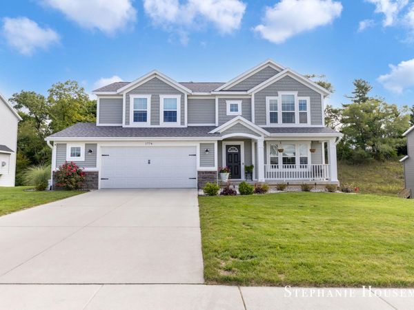 1774 Solitude Drive NE, Grand Rapids, MI 49525