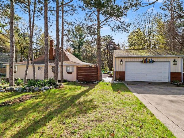 732 N 22nd Avenue, Mears, MI 49436