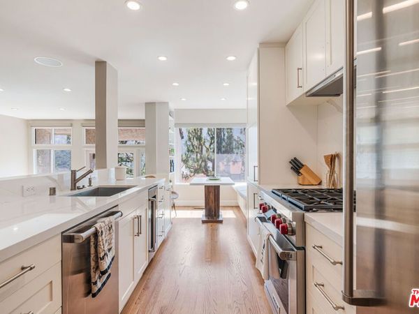 17083 Palisades Circle, Pacific Palisades, CA 90272