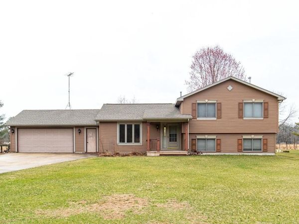 N6677 37TH AVENUE, Fremont, WI 54940