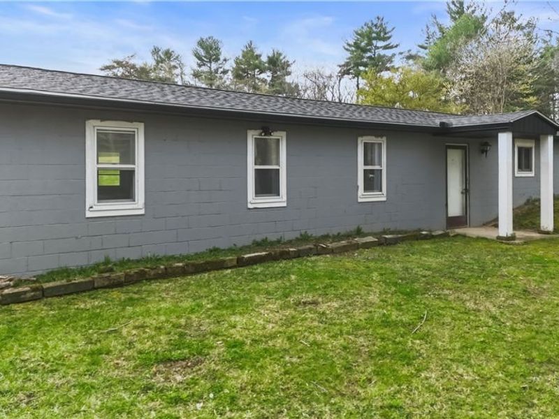 1727 1/2 State Route 60, Ashland, OH 44805 Photo 2