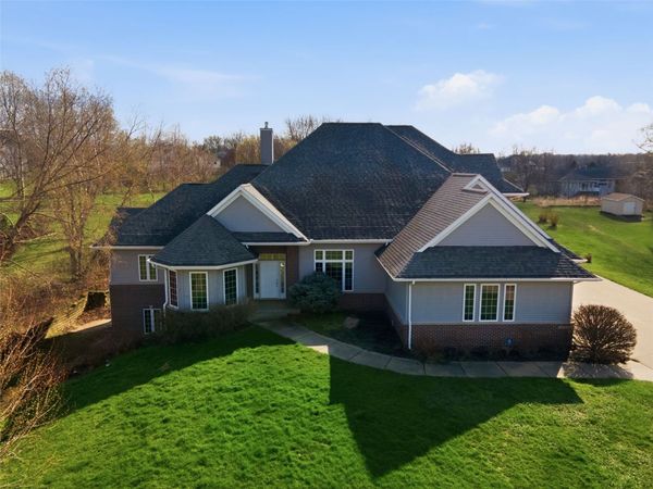 2502 River Run Court , Cedar Rapids, IA 52411