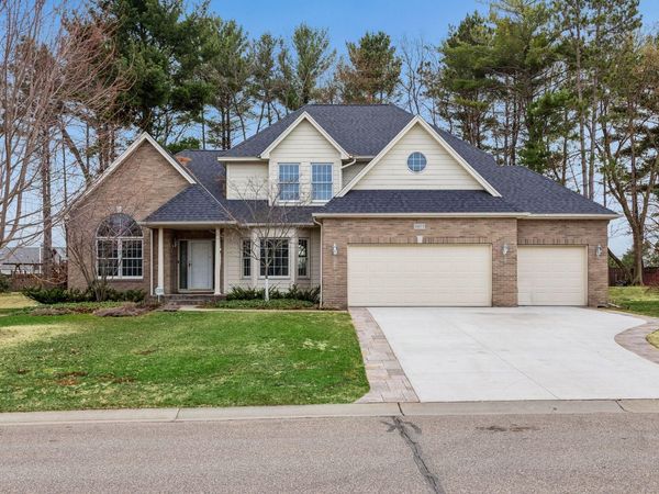 10173 Bridgewater Court , Woodbury, MN 55129