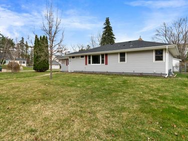 2800 Longview Drive, North Saint Paul, MN 55109