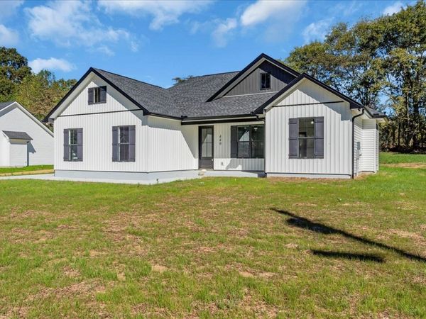 440 Sherwood Dr , McMinnville, TN 37110