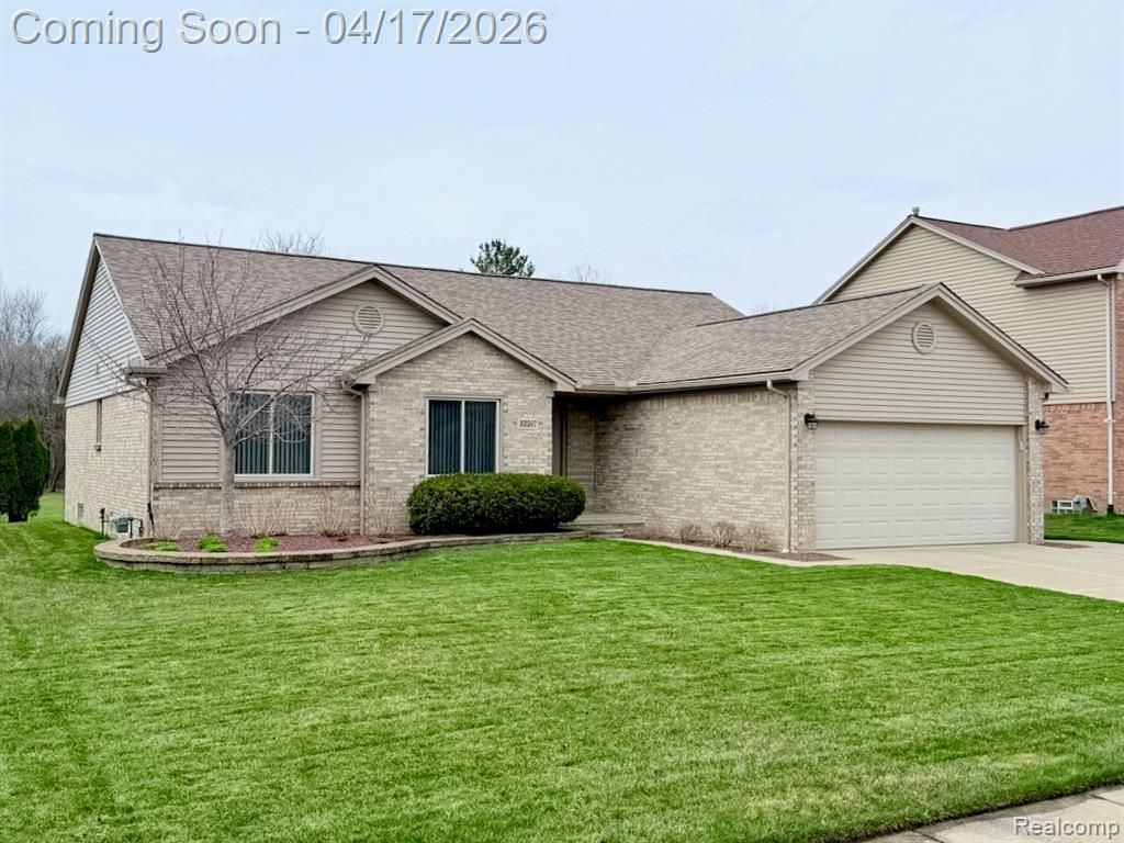 33267 Monticello Drive, Sterling Heights, MI 48312 Main Photo