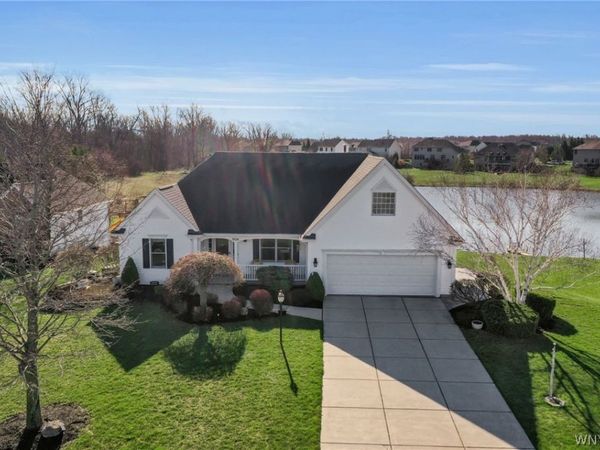 9574 English Ivy Court, Clarence Center, NY 14032