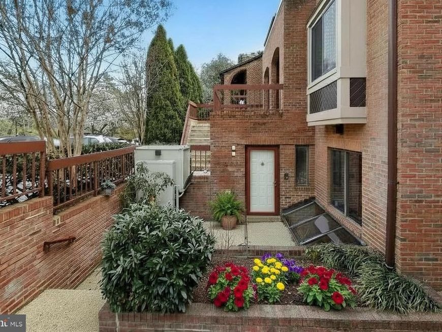 5233 King Charles Way, Unit 1-5, Bethesda, MD 20814 Main Photo