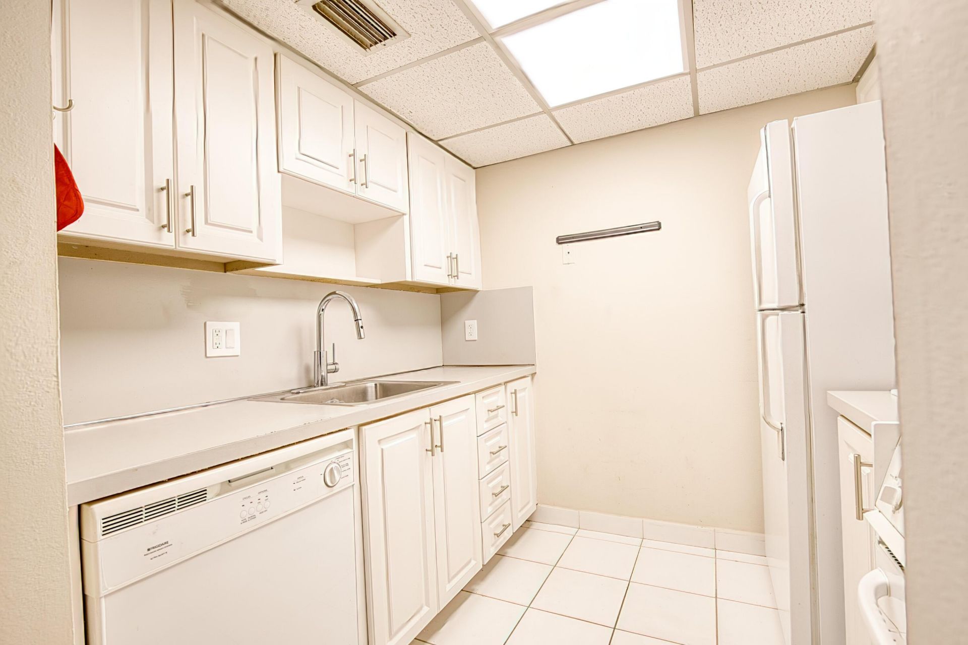 111 Briny Avenue, Unit 5-04, Pompano Beach, FL 33062 Photo