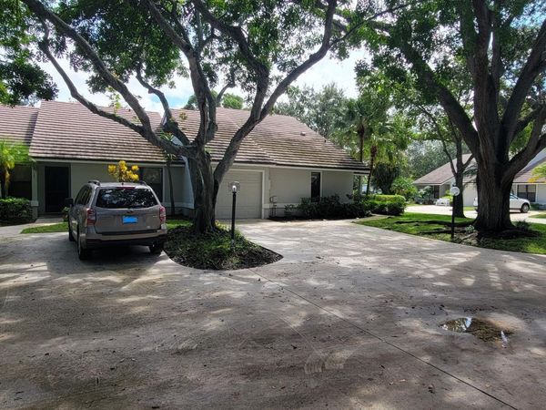 701 Bannock Lane, Palm Beach Gardens, FL 33418