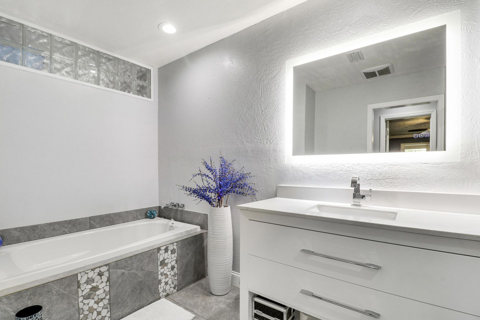 19049 SE Robert Drive, Jupiter, FL 33469 Photo