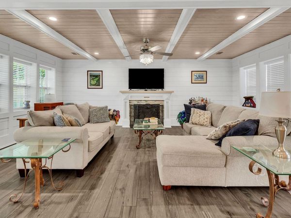 221 S Lorraine Drive, Mary Esther, FL 32569