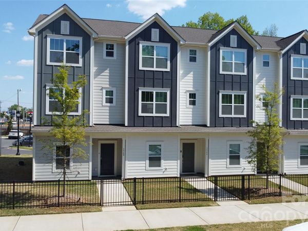 3948 Winterfield Place , Charlotte, NC 28205